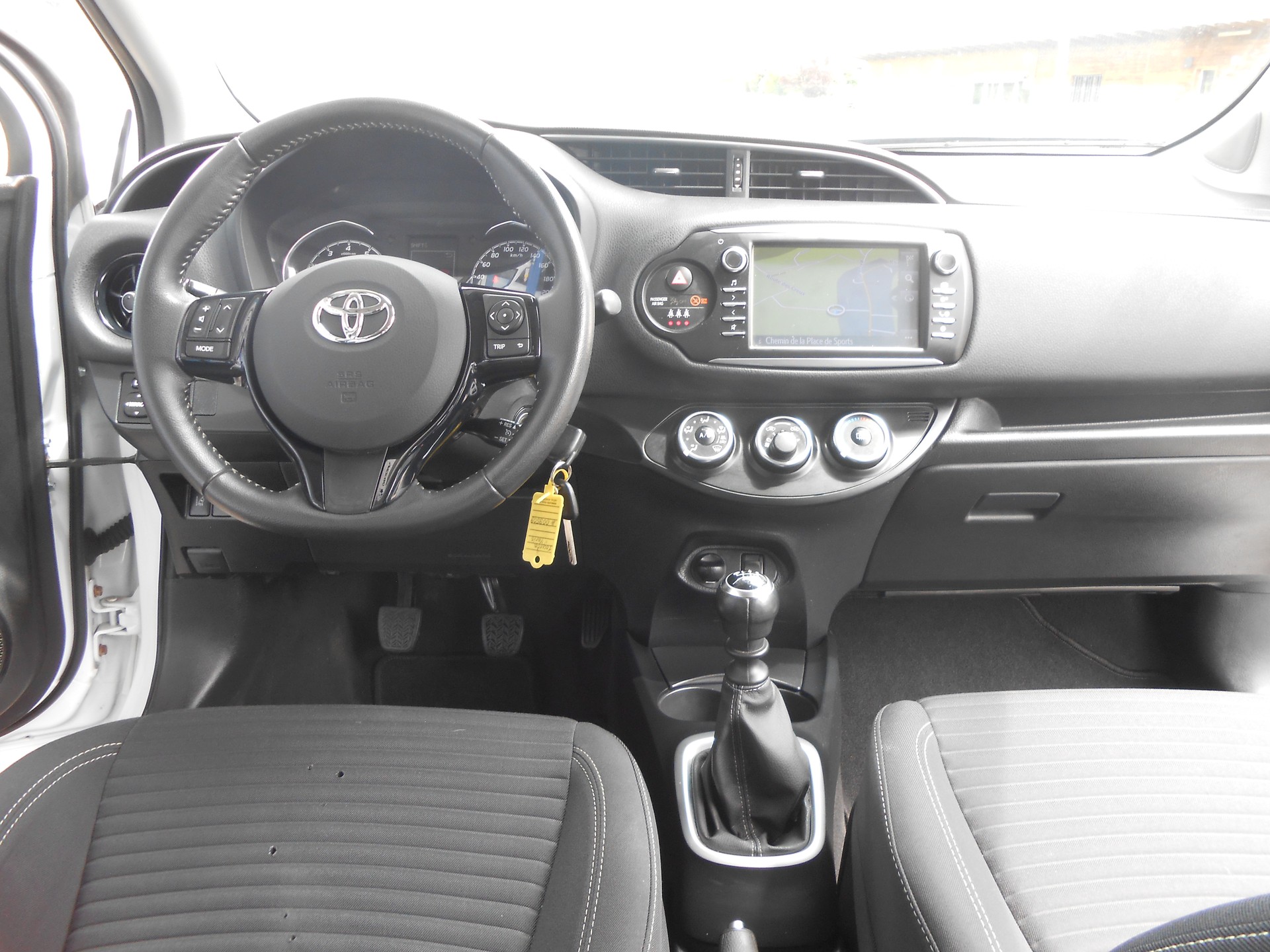TOYOTA Yaris 1.5 Comfort-image-10