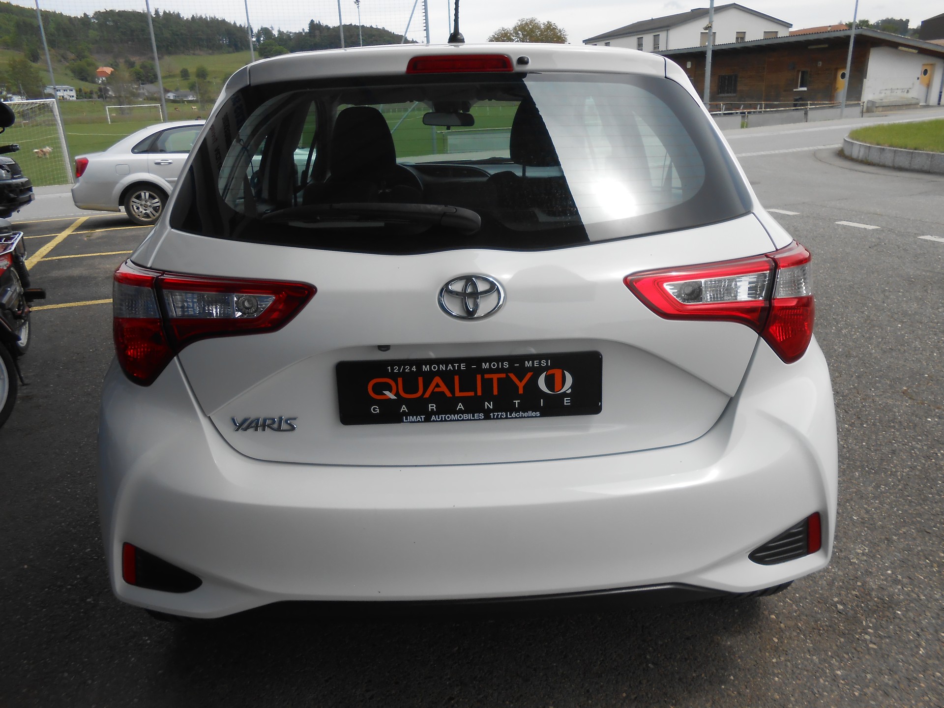 TOYOTA Yaris 1.5 Comfort-image-5