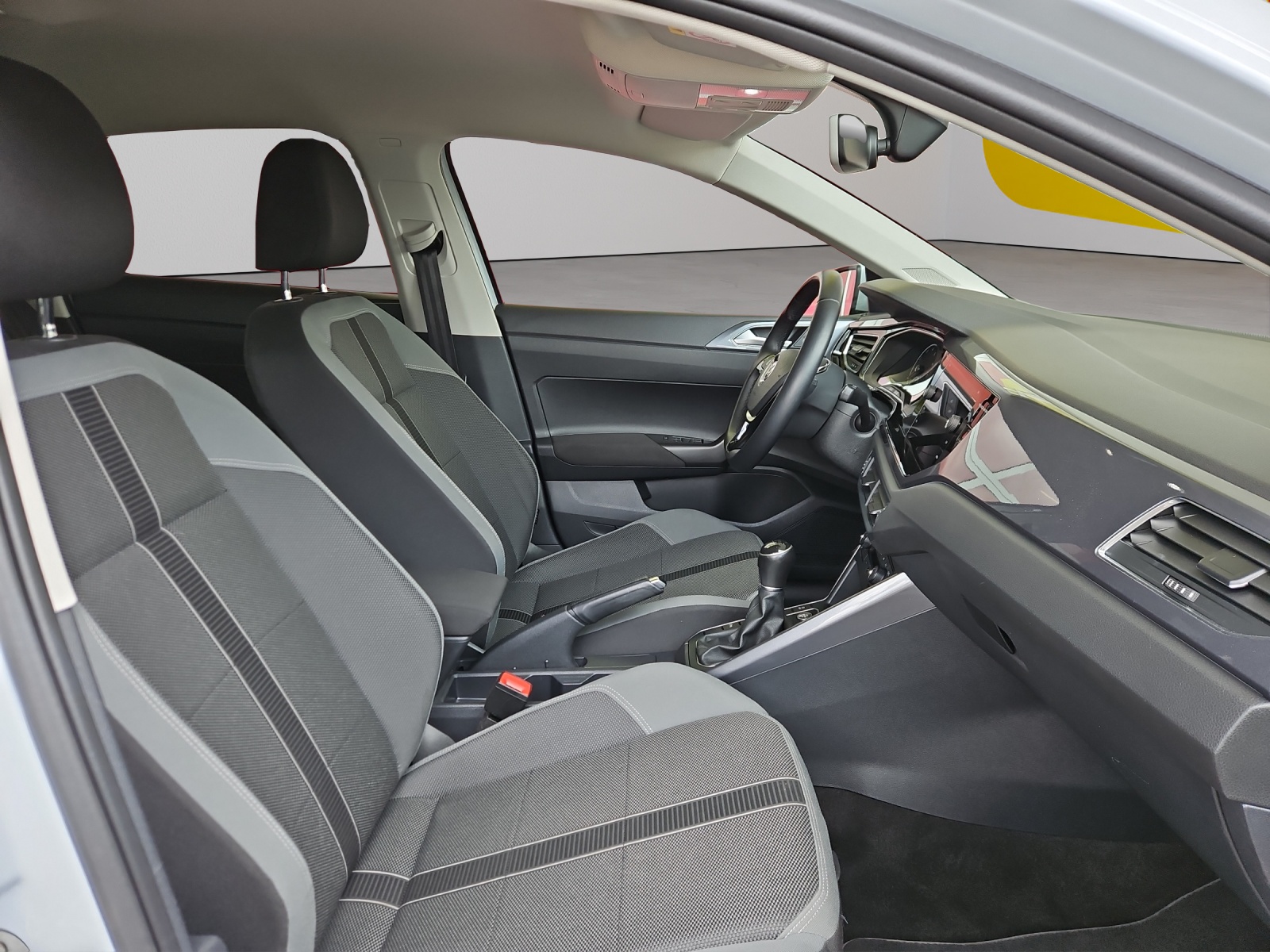 VW Polo 1.0 TSI BMT Highline-image-10