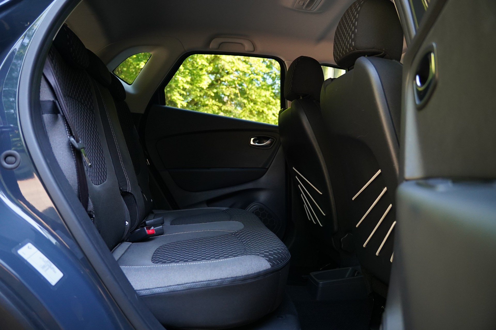 RENAULT Captur 1.2 T 16V Intens EDC-image-20