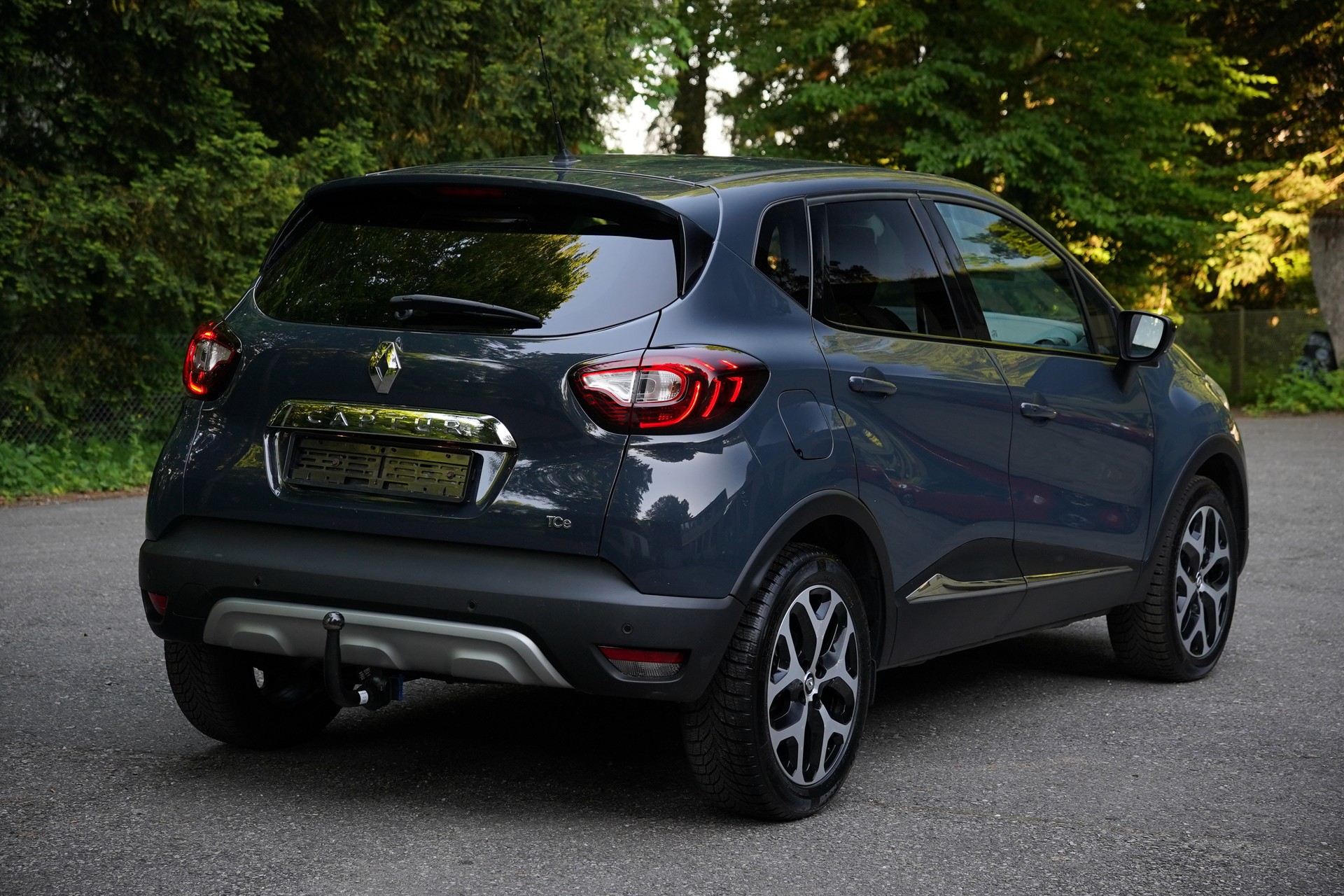 RENAULT Captur 1.2 T 16V Intens EDC-showroom-element-2