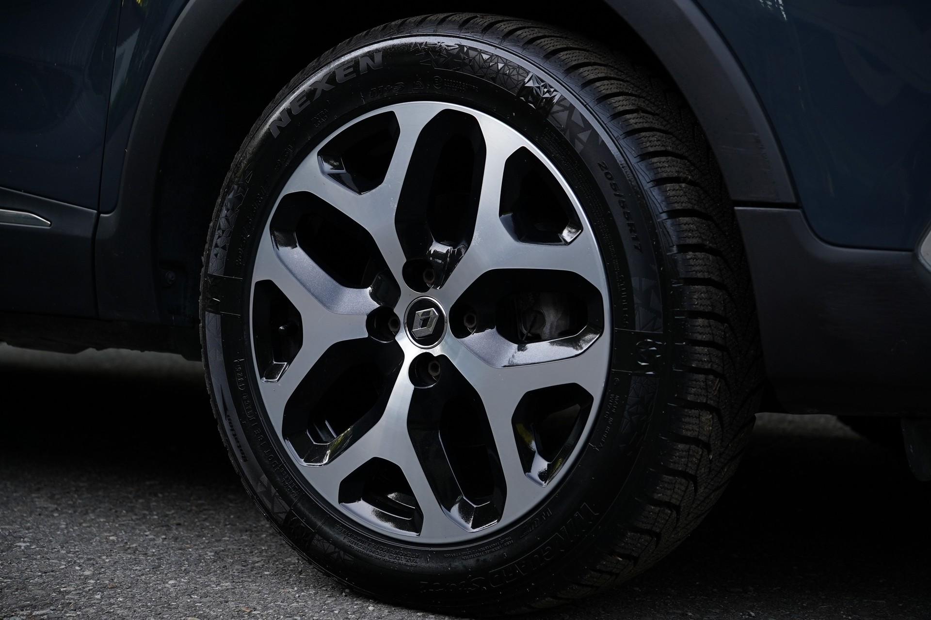 RENAULT Captur 1.2 T 16V Intens EDC-image-12