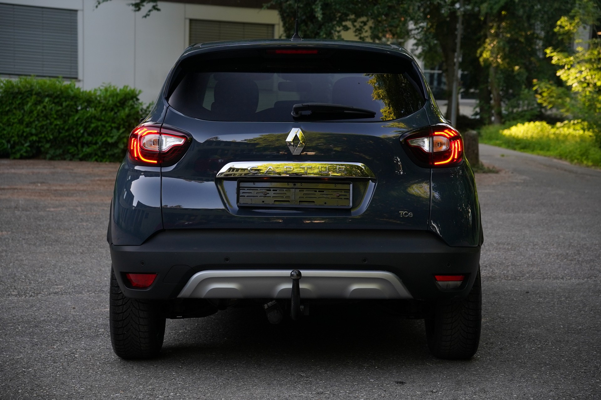 RENAULT Captur 1.2 T 16V Intens EDC-showroom-element-3