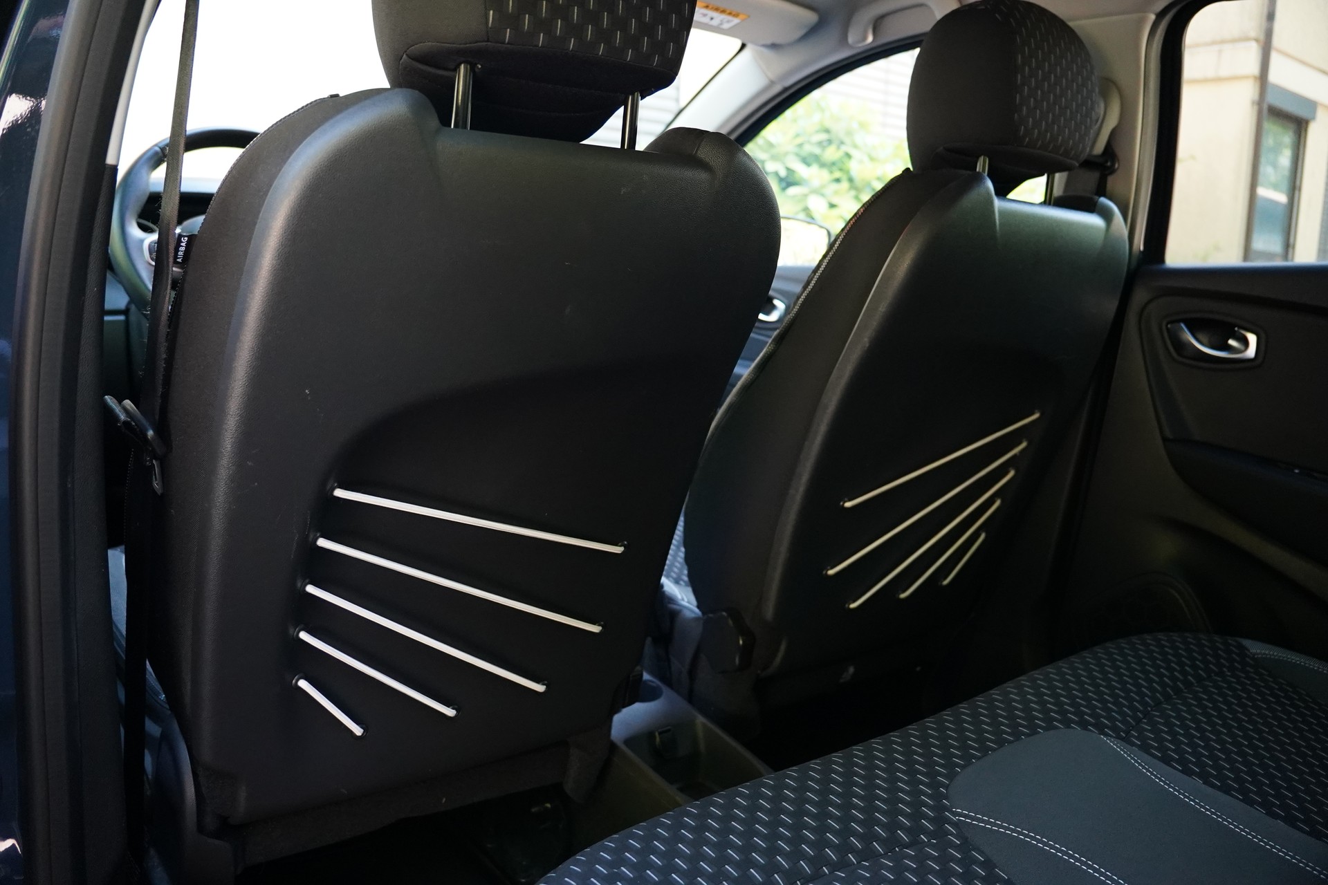 RENAULT Captur 1.2 T 16V Intens EDC-image-27
