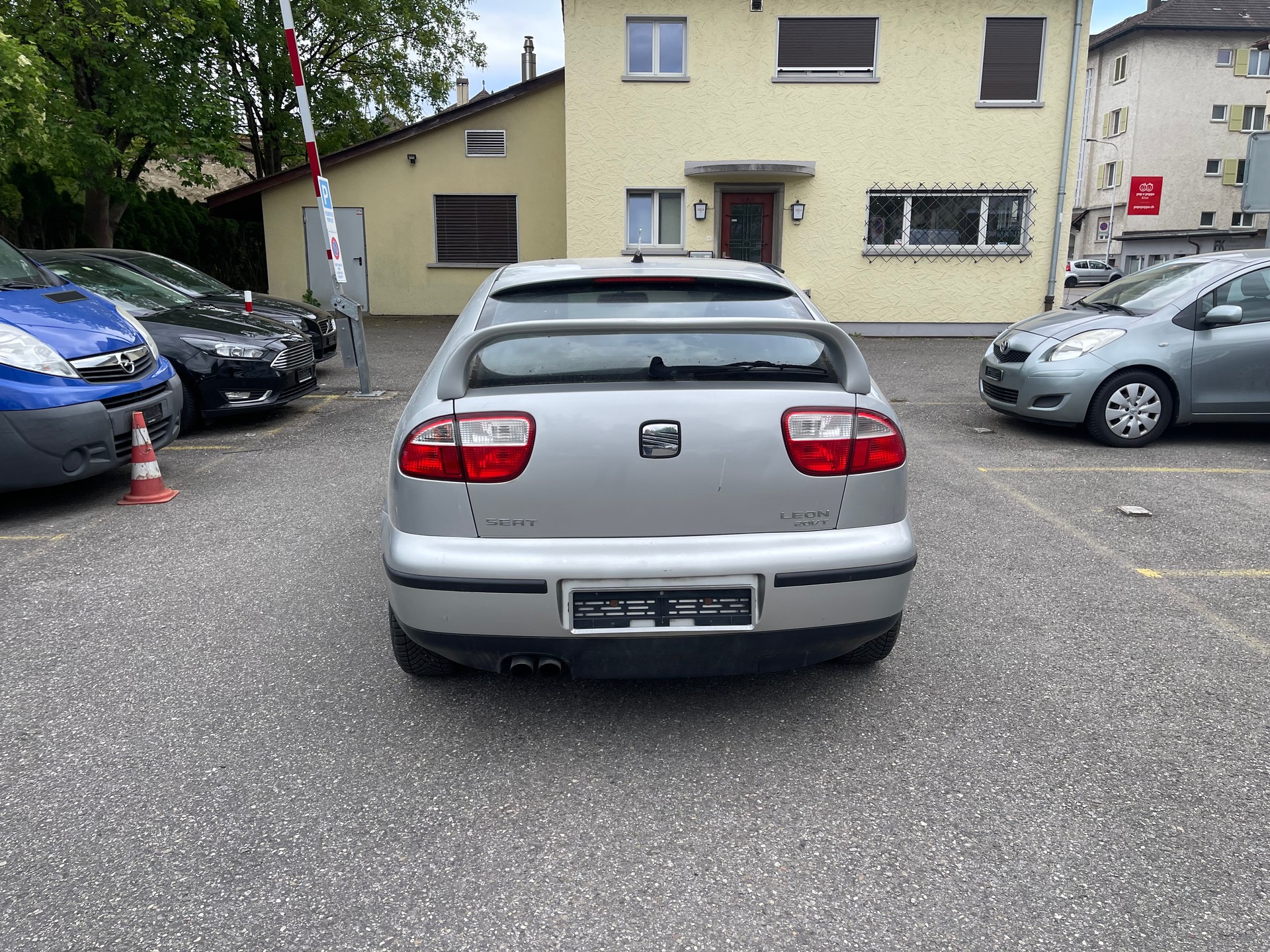SEAT Leon 1.8 T Sport-image-2