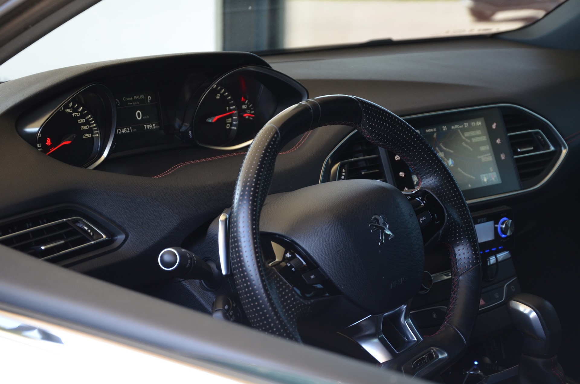 PEUGEOT 308 2.0 BlueHDI GT Automatic*Frisch ab MFK,1 Jahr oder 20000km Garantie auf Motor und Getriebe*-image-10