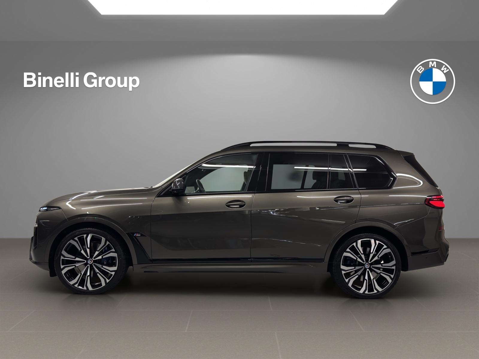 BMW X7 M60i-showroom-element-1