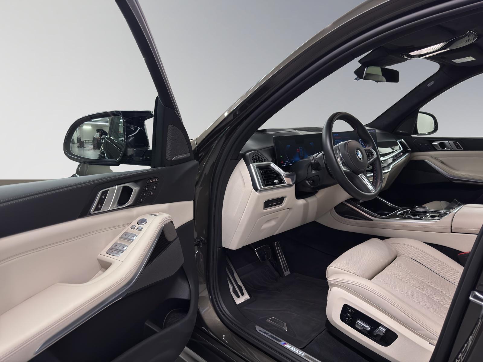 BMW X7 M60i-image-11