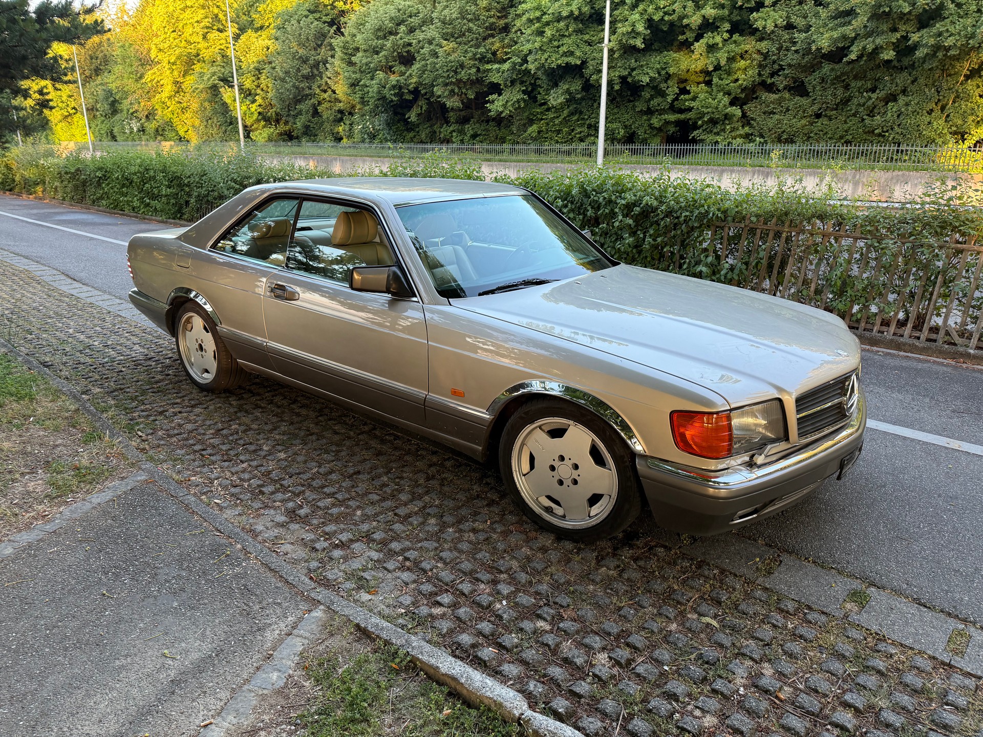 MERCEDES-BENZ 560 SEC Automatic-image-12