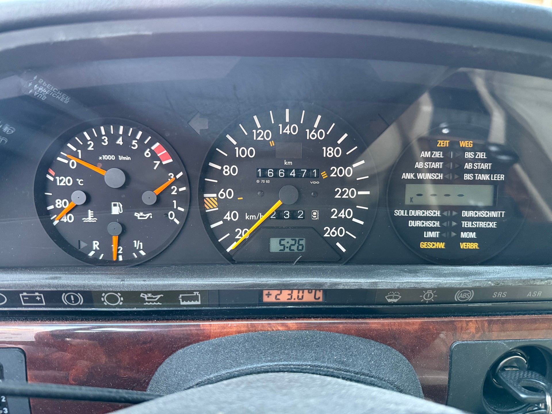 MERCEDES-BENZ 560 SEC Automatic-image-4