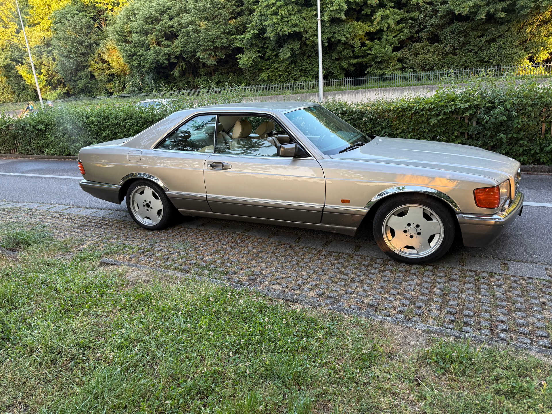 MERCEDES-BENZ 560 SEC Automatic-image-7
