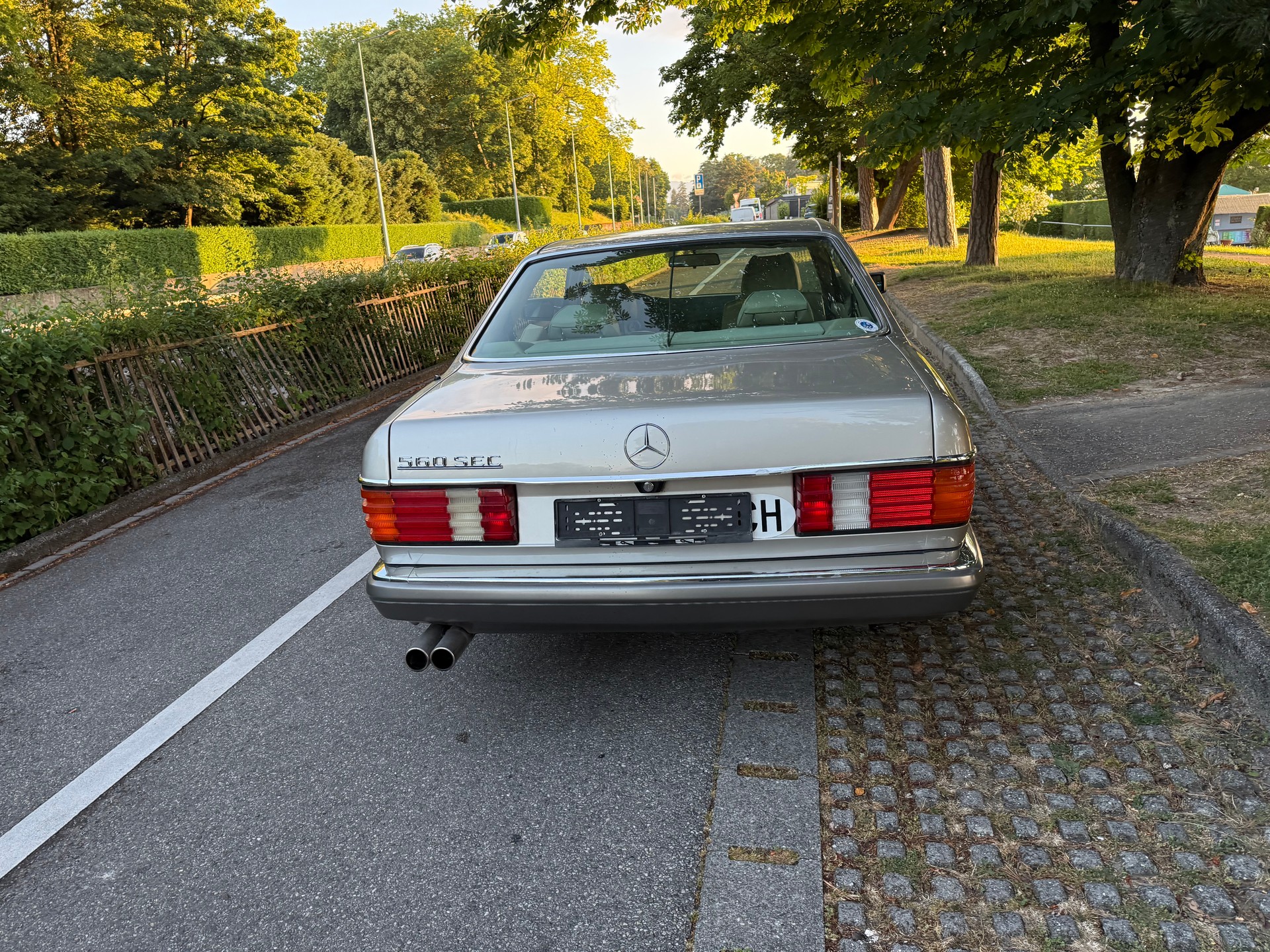 MERCEDES-BENZ 560 SEC Automatic-image-10