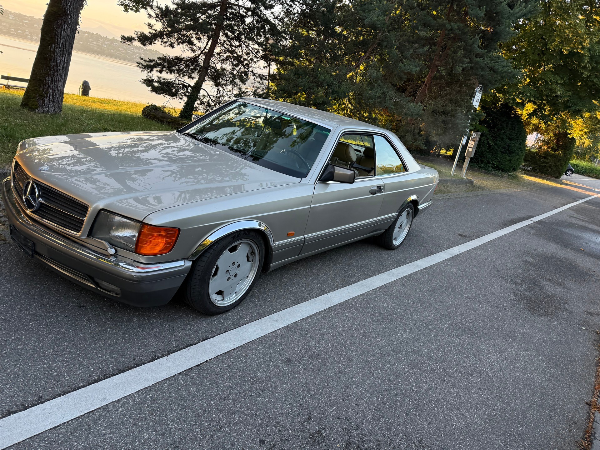 MERCEDES-BENZ 560 SEC Automatic-image-2