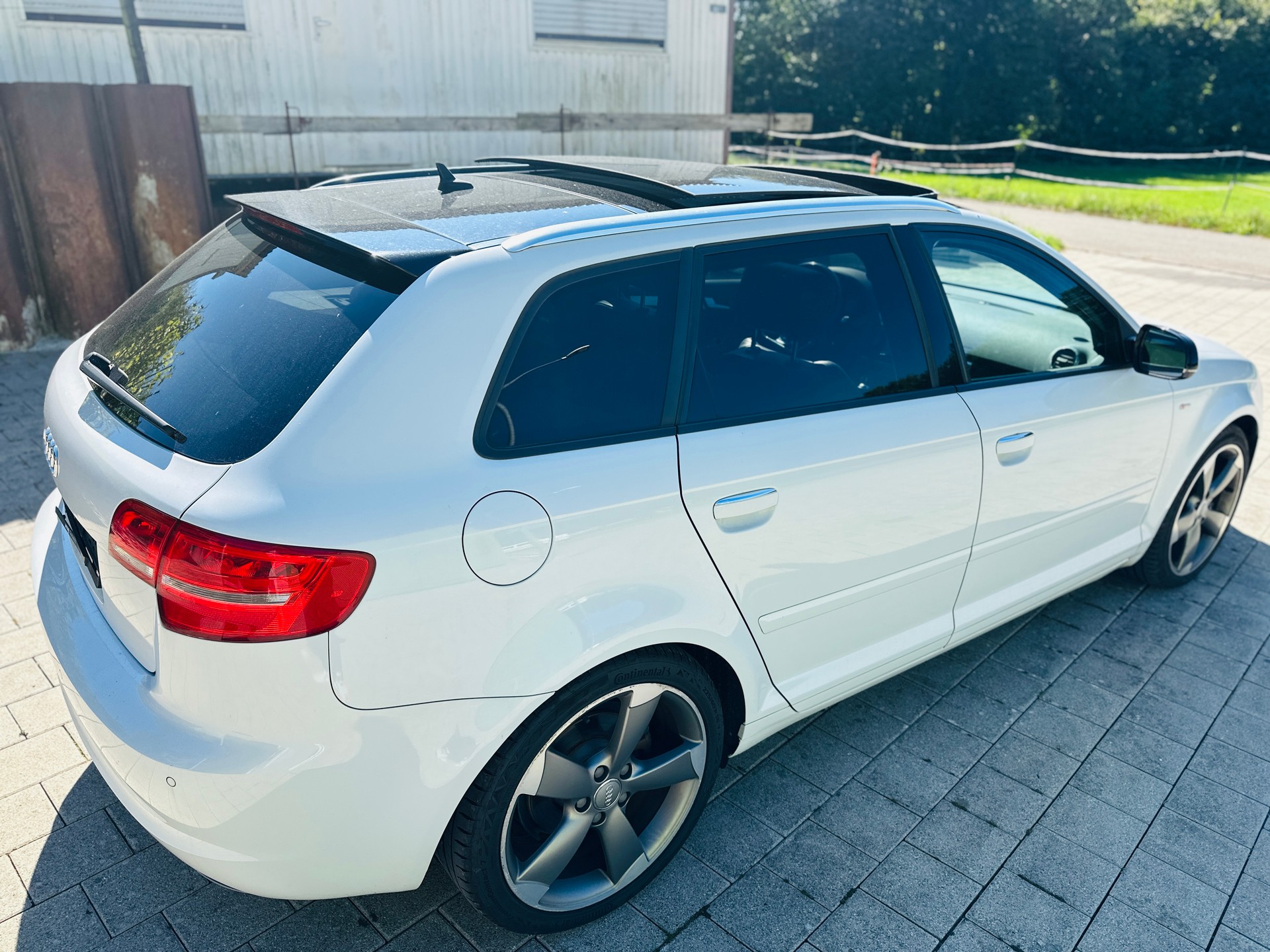 AUDI A3 Sportback 2.0 TFSI Ambition S-tronic-image-6