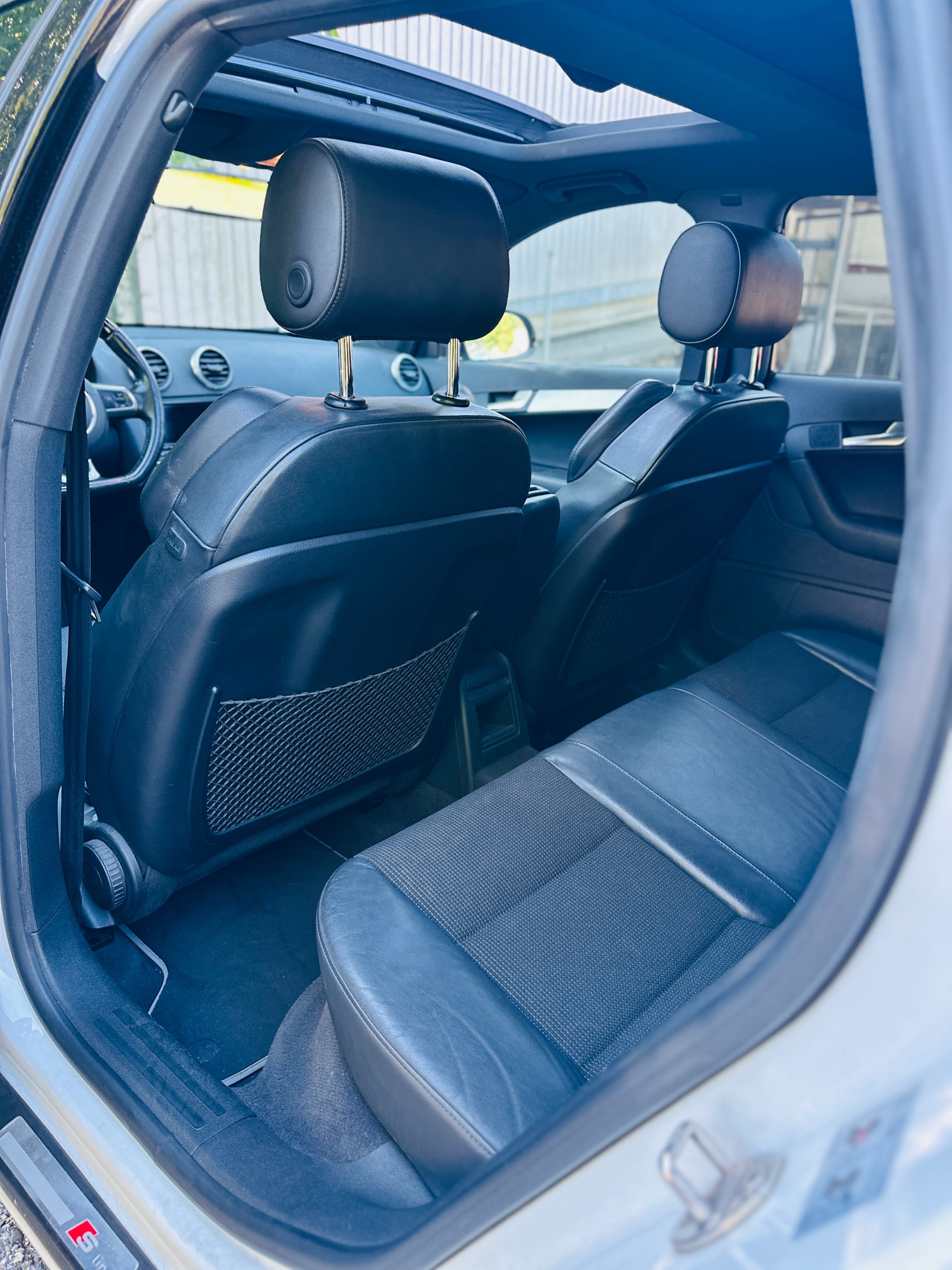 AUDI A3 Sportback 2.0 TFSI Ambition S-tronic-image-14