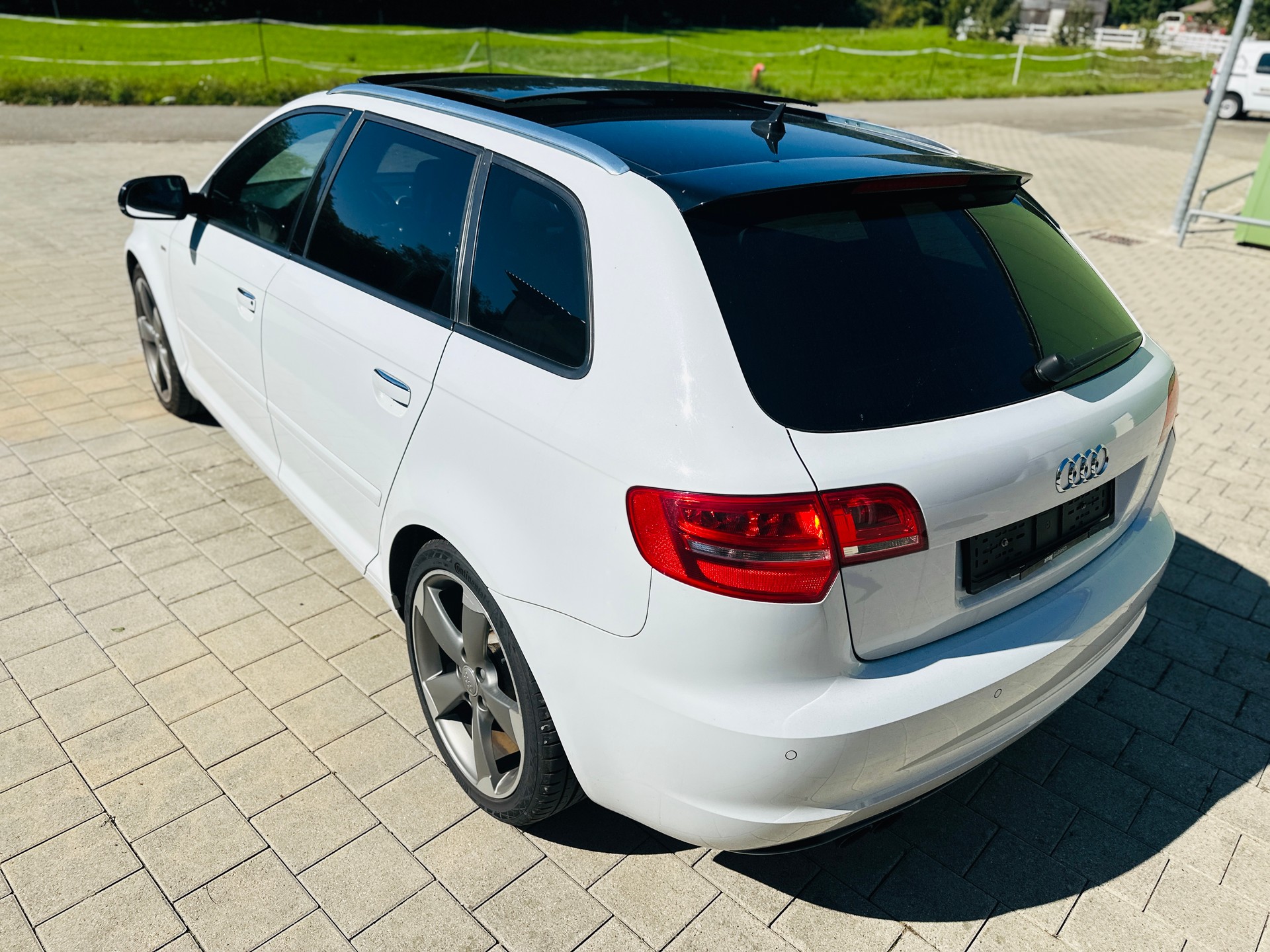 AUDI A3 Sportback 2.0 TFSI Ambition S-tronic-image-7