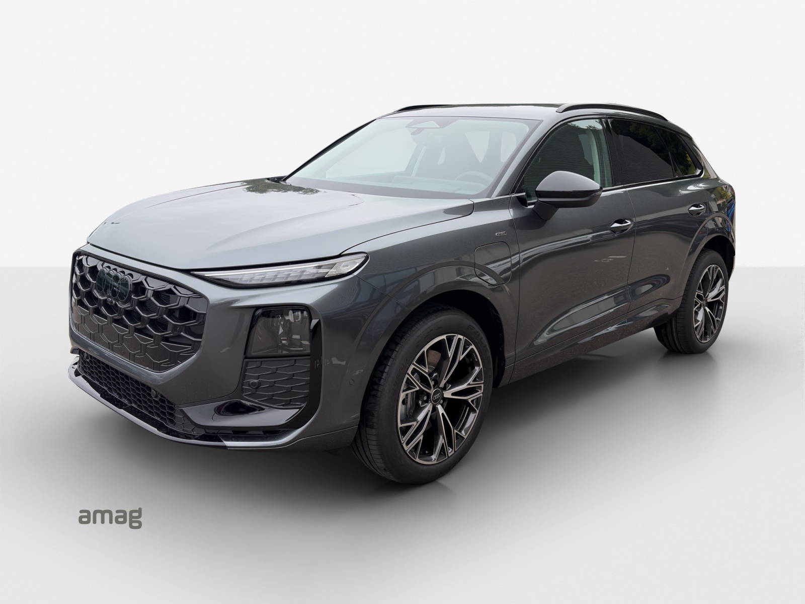 AUDI Q3 SUV e-hybrid 200 kW S tronig