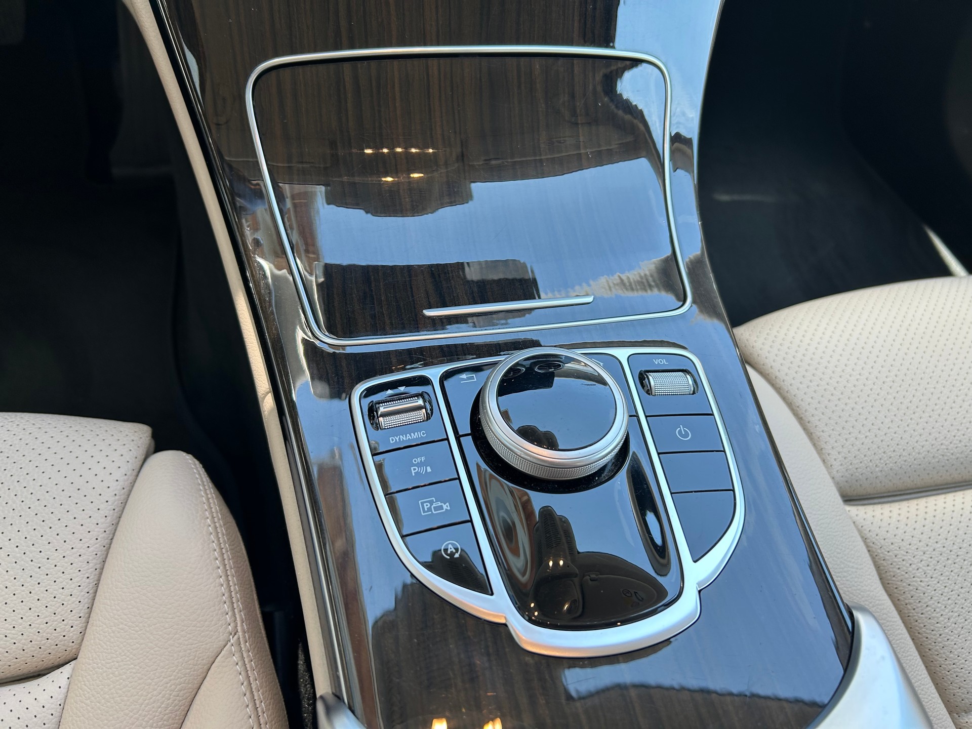MERCEDES-BENZ C 200 Swiss Star 4M 9G-Tronic-image-12
