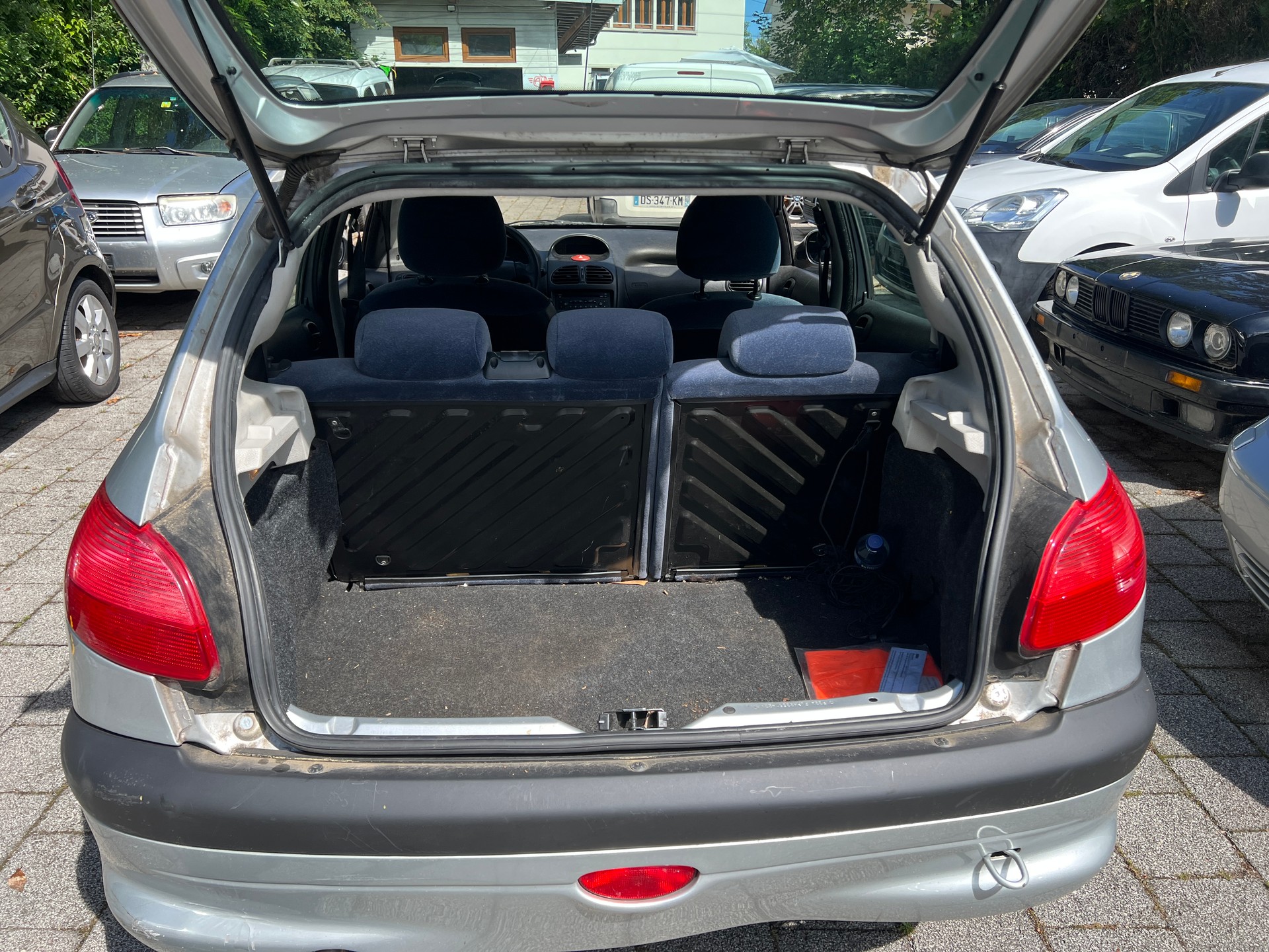 PEUGEOT 206 1.6 16V (XT) Premium-image-4