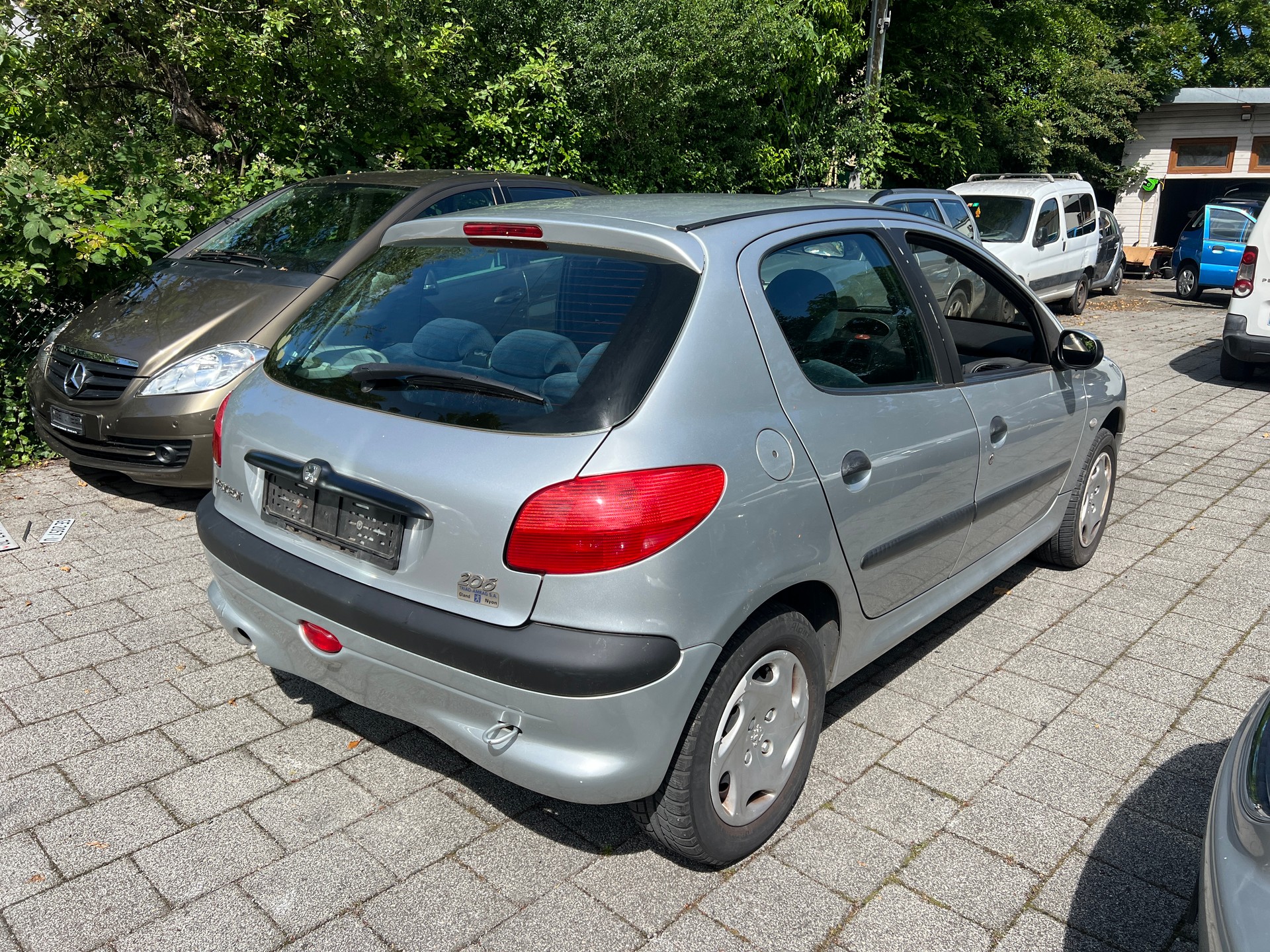 PEUGEOT 206 1.6 16V (XT) Premium-image-3