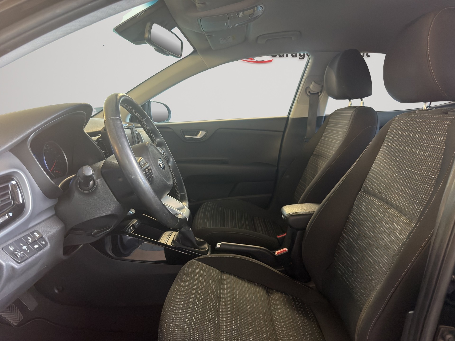 KIA Stonic 1.0 T-GDi-image-13