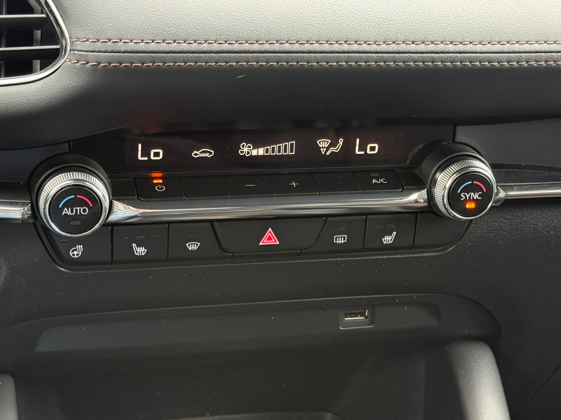 MAZDA 3 Hatchback SKYACTIV-G M Hybrid 122 Ambition Automat-image-27