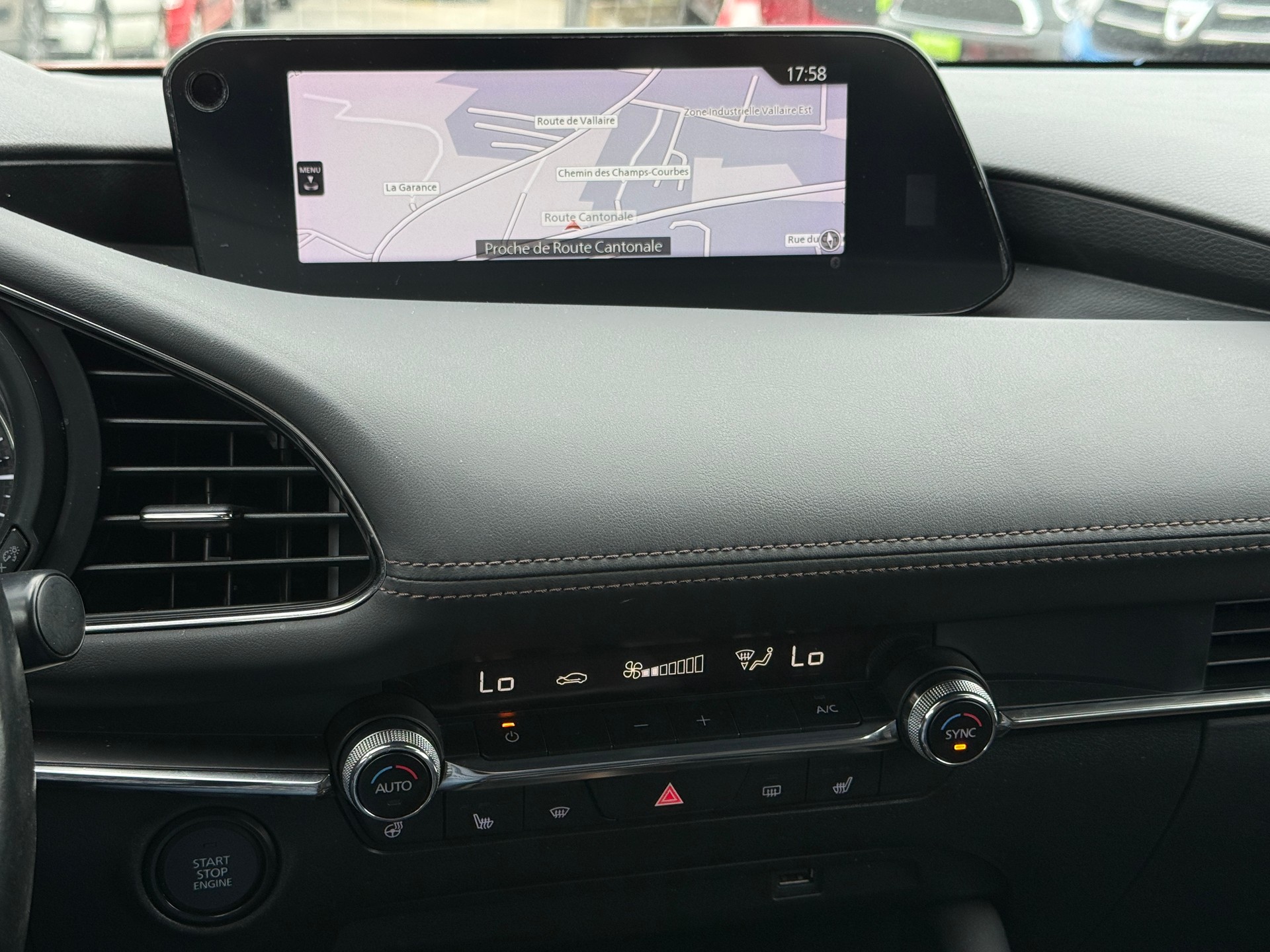 MAZDA 3 Hatchback SKYACTIV-G M Hybrid 122 Ambition Automat-image-24