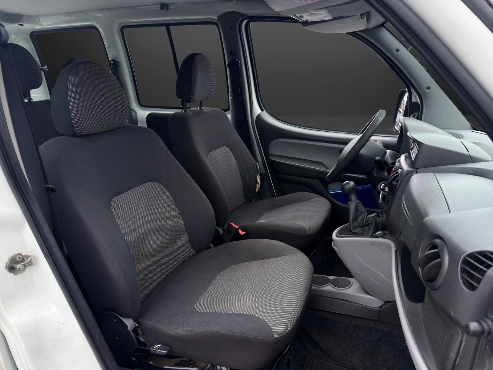 FIAT Doblò 1.3 JTD Active-image-8