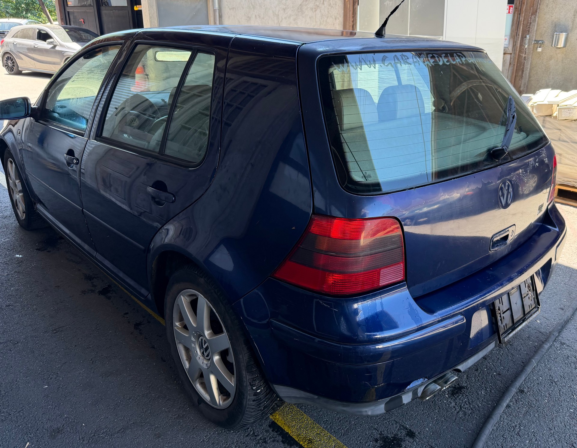 VW Golf 2.8 Highline 4Motion-showroom-element-3