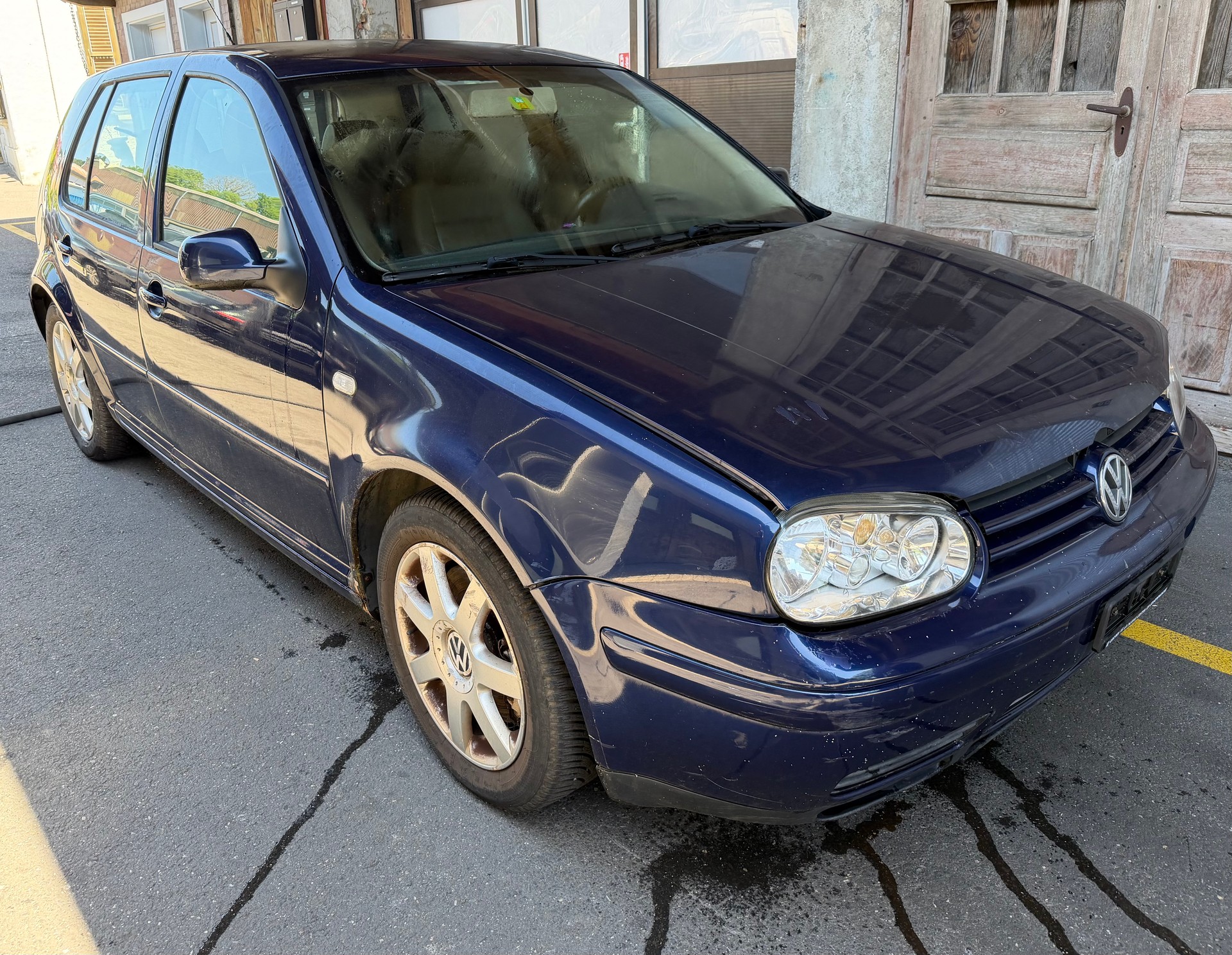 VW Golf 2.8 Highline 4Motion-showroom-element-2
