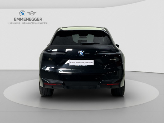 BMW iX xDrive40-showroom-element-3