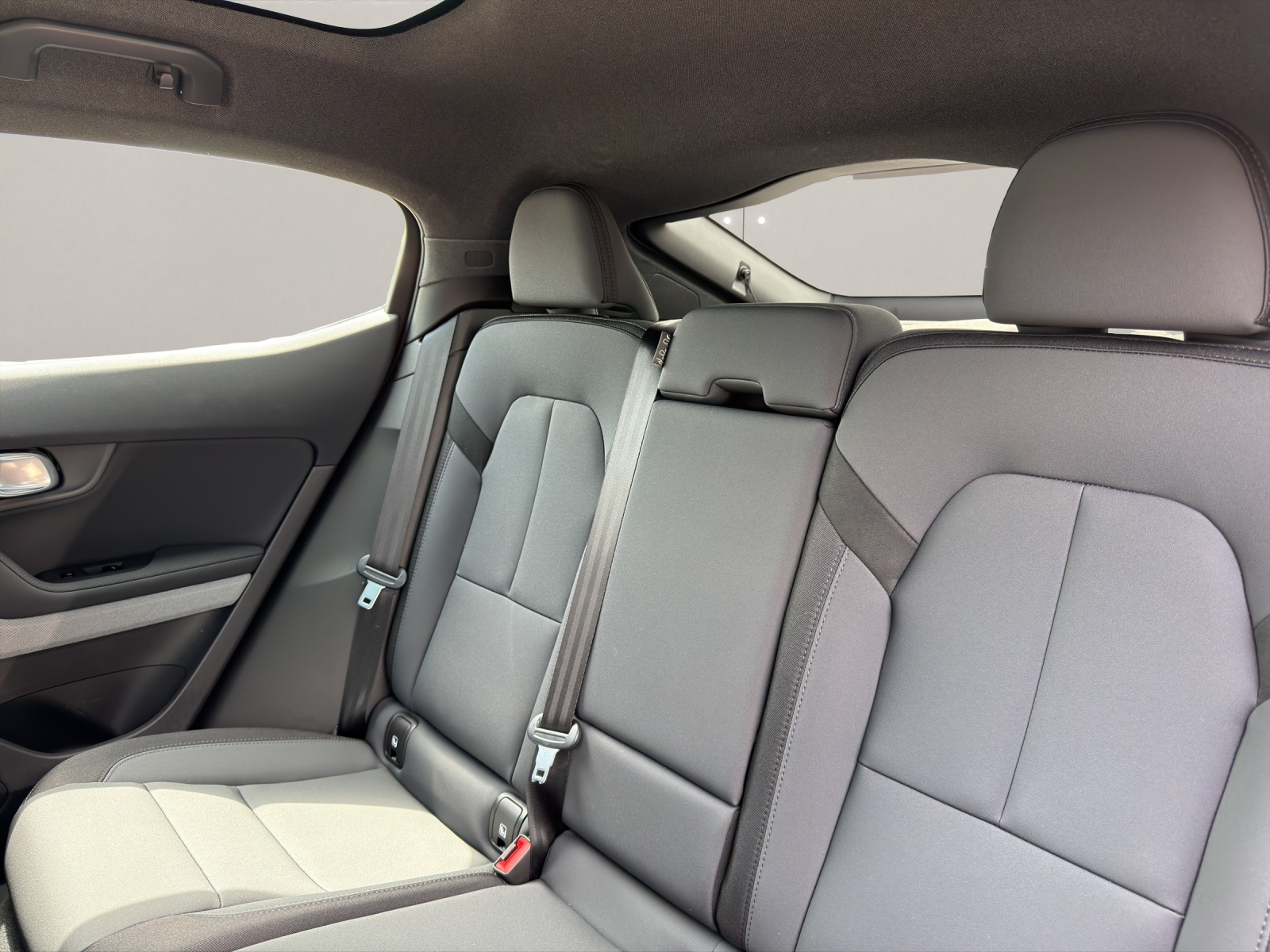 POLESTAR 2 Long Range Dual Motor-image-12