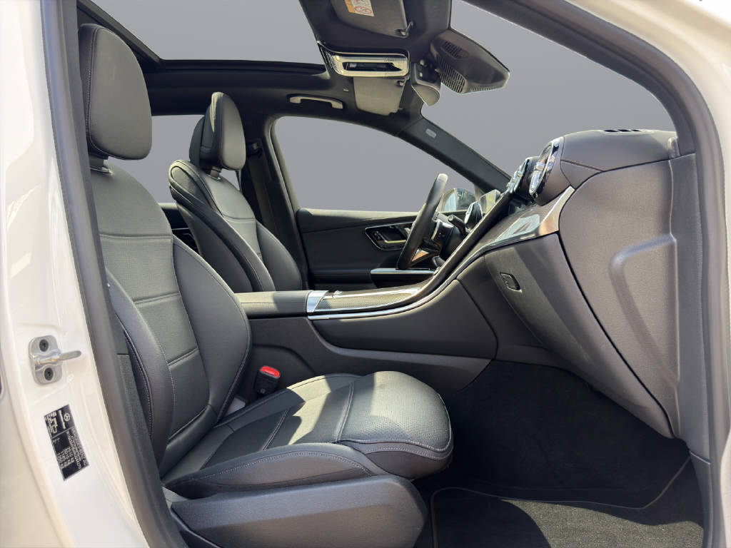 MERCEDES-BENZ GLC 300 AMG Line 4matic-image-16