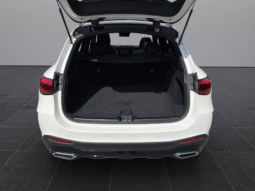 MERCEDES-BENZ GLC 300 AMG Line 4matic-image-18
