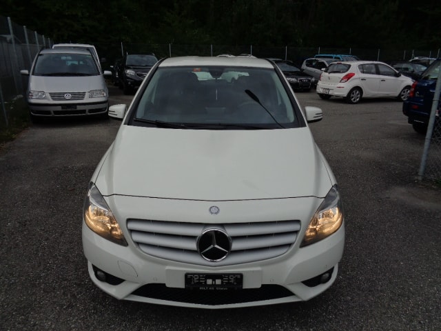 MERCEDES-BENZ B 200 CDI-image-2