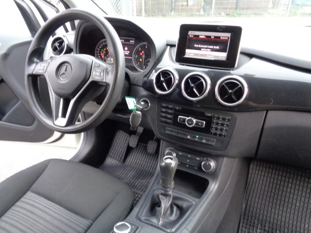 MERCEDES-BENZ B 200 CDI-image-9