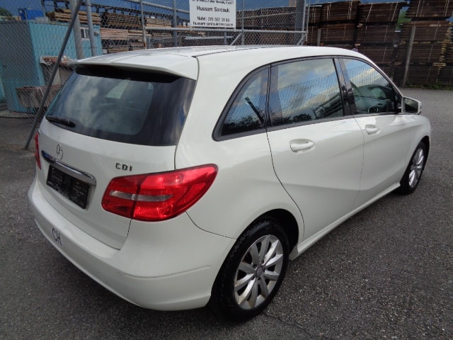 MERCEDES-BENZ B 200 CDI-image-3