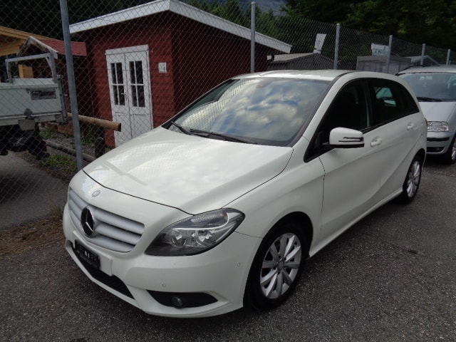 MERCEDES-BENZ B 200 CDI-image-11