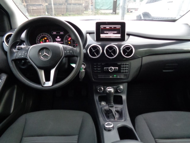 MERCEDES-BENZ B 200 CDI-image-6