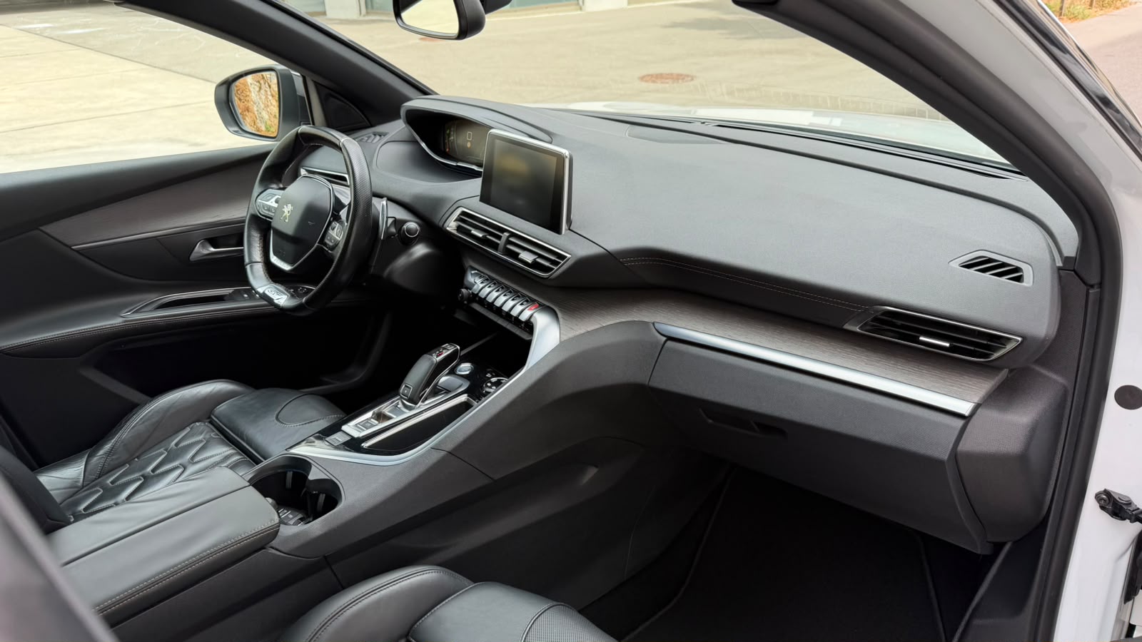PEUGEOT 5008 2.0 BlueHDi GT EAT-image-19