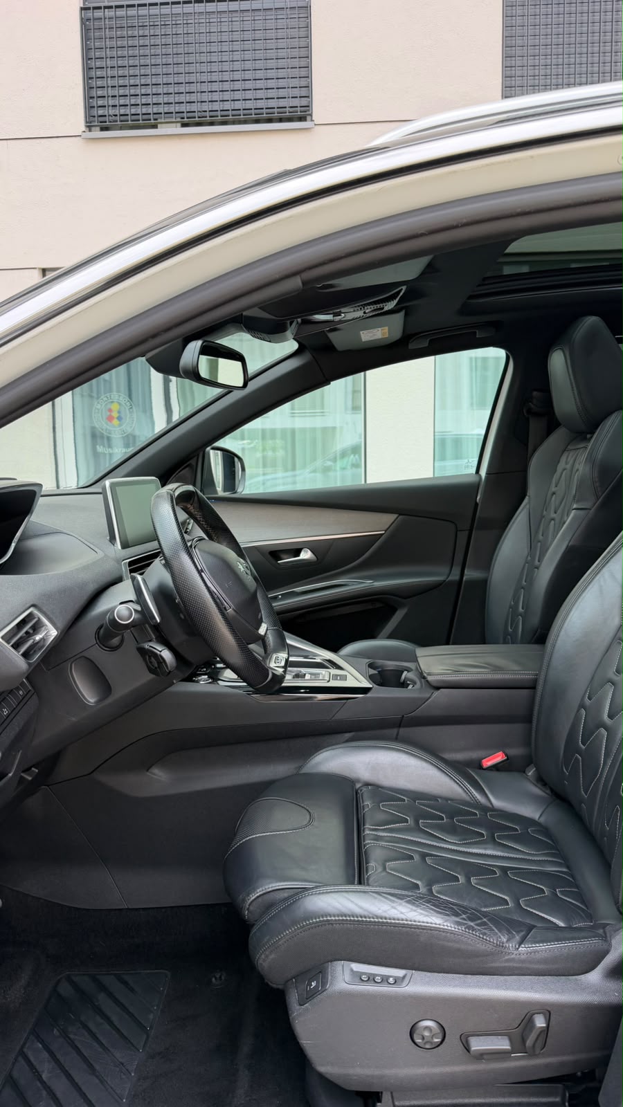 PEUGEOT 5008 2.0 BlueHDi GT EAT-image-4