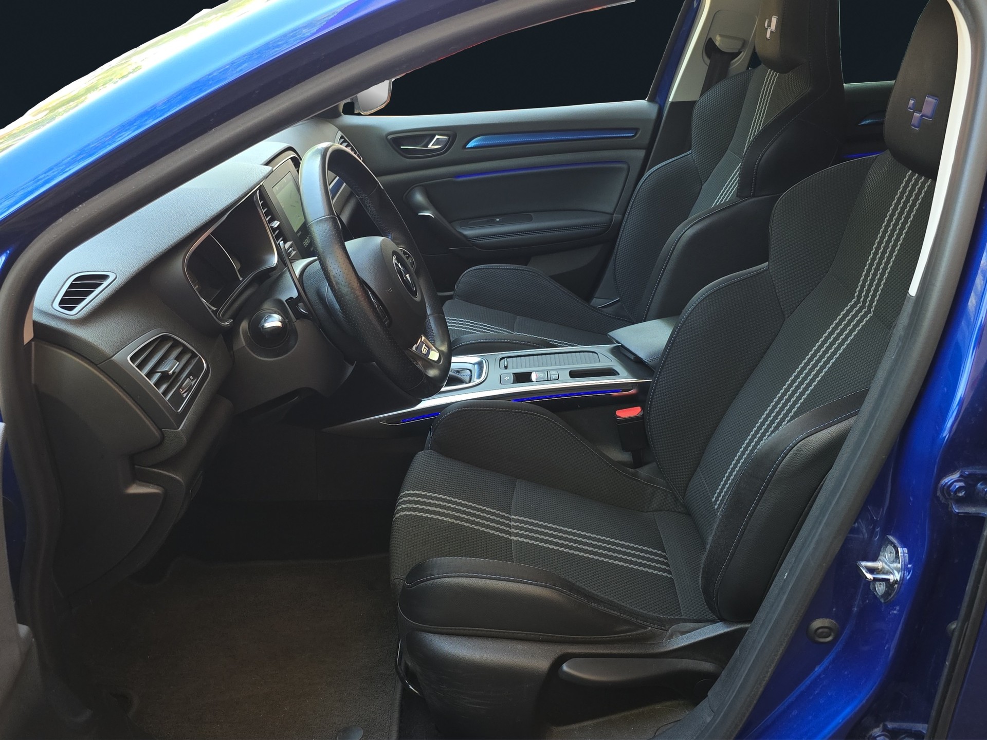 RENAULT Mégane 1.6 16V Turbo GT EDC-image-9