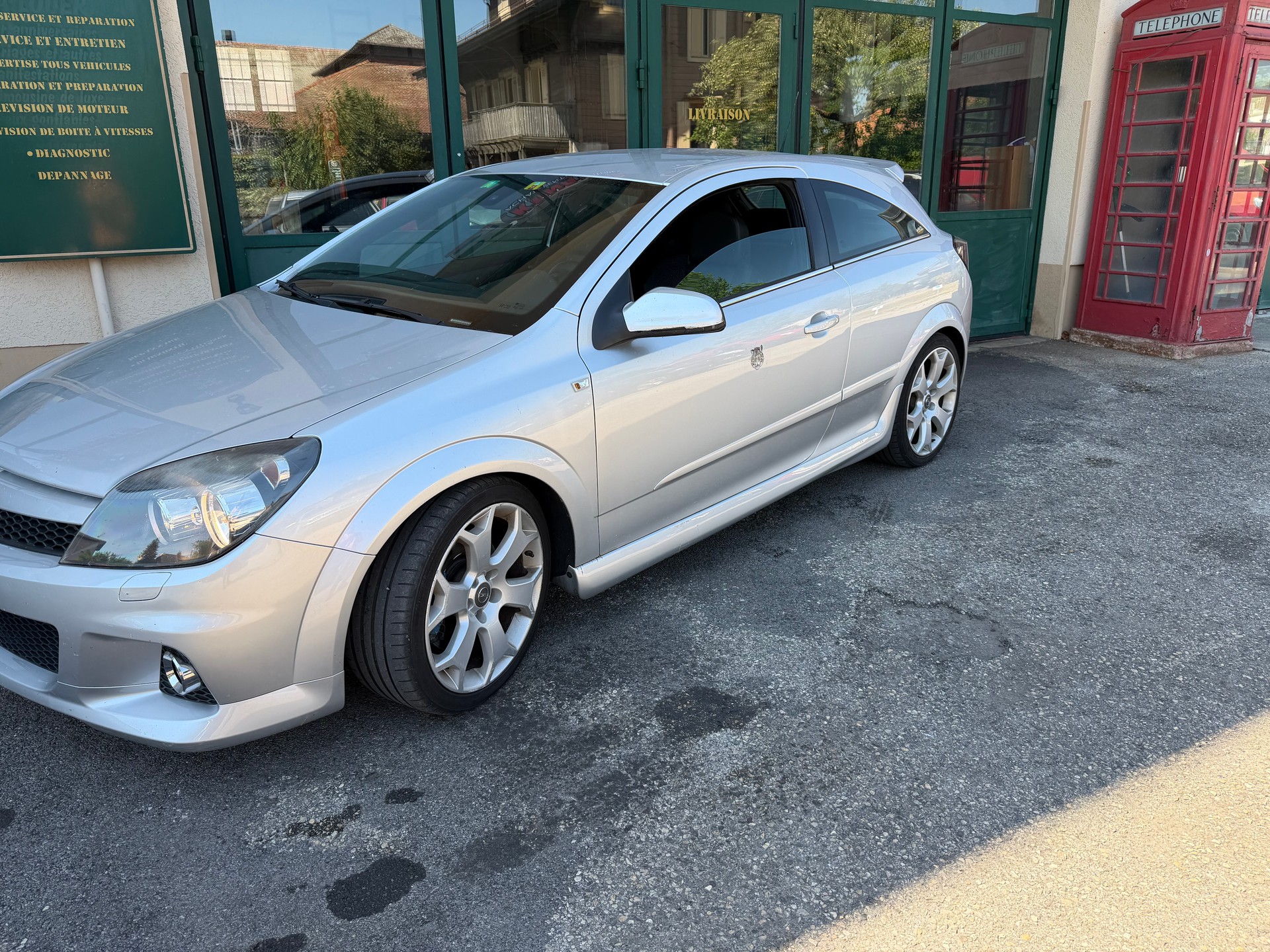 OPEL Astra GTC 2.0i 16V Turbo OPC-showroom-element-3