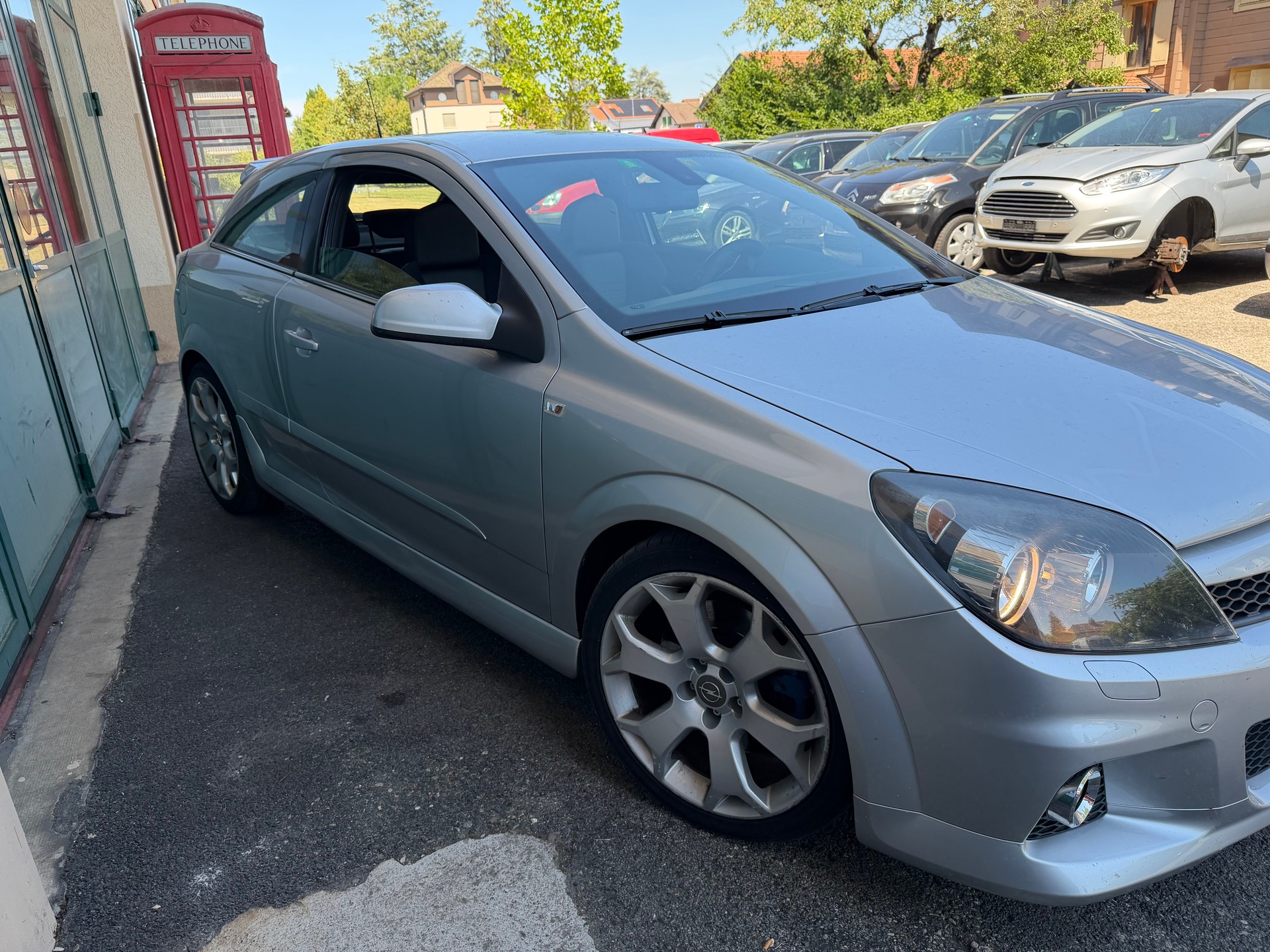 OPEL Astra GTC 2.0i 16V Turbo OPC-showroom-element-2