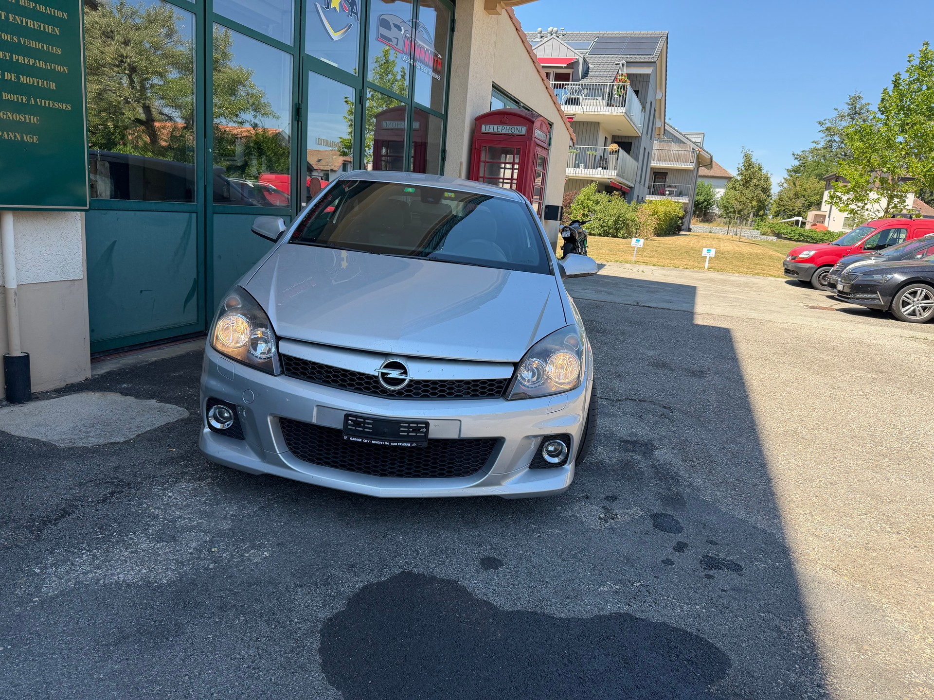 OPEL Astra GTC 2.0i 16V Turbo OPC