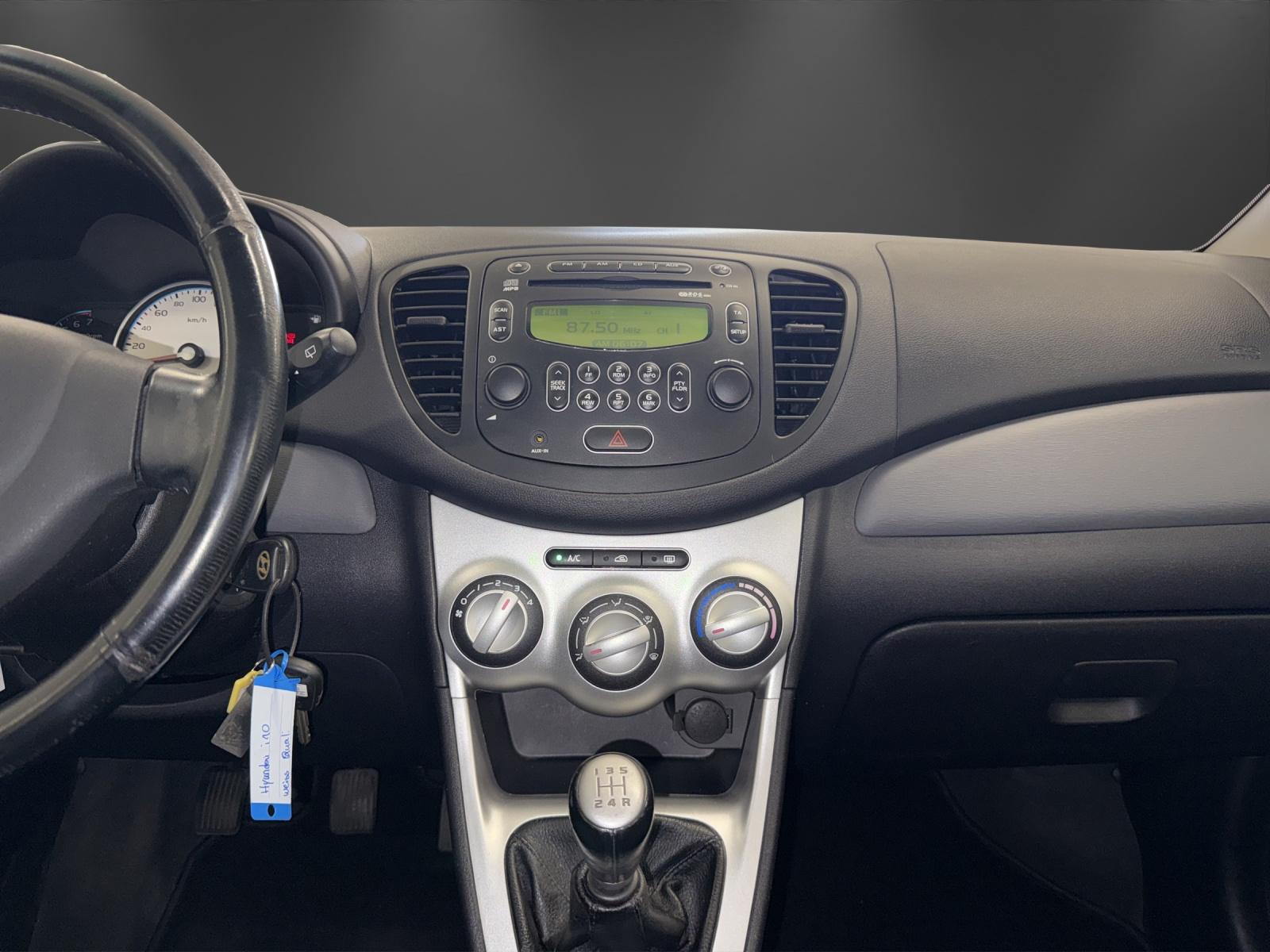 HYUNDAI i10 1.1 Style-image-10