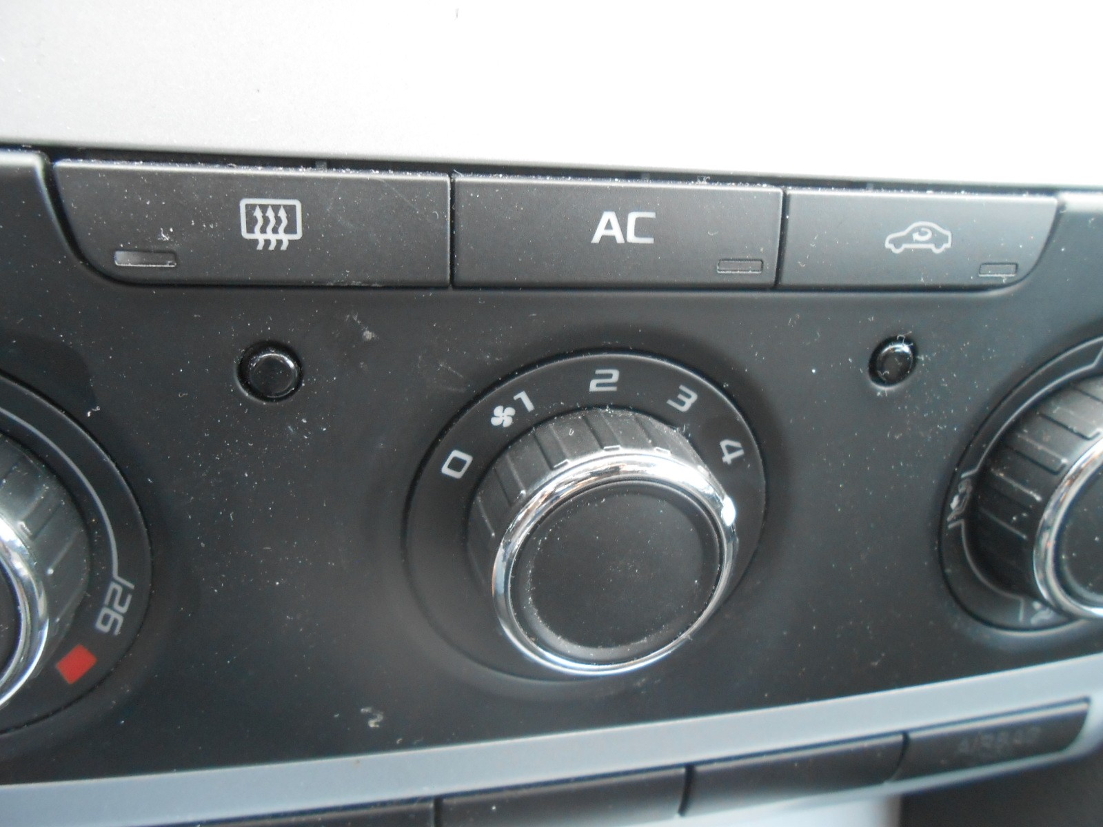 SKODA Octavia Combi 1.8 TSI Adventure 4x4-image-14