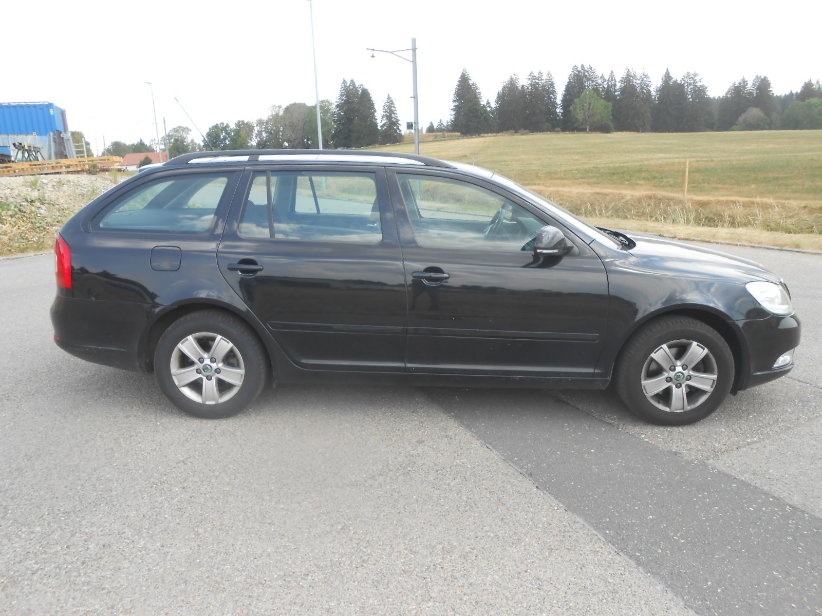 SKODA Octavia Combi 1.8 TSI Adventure 4x4-image-3