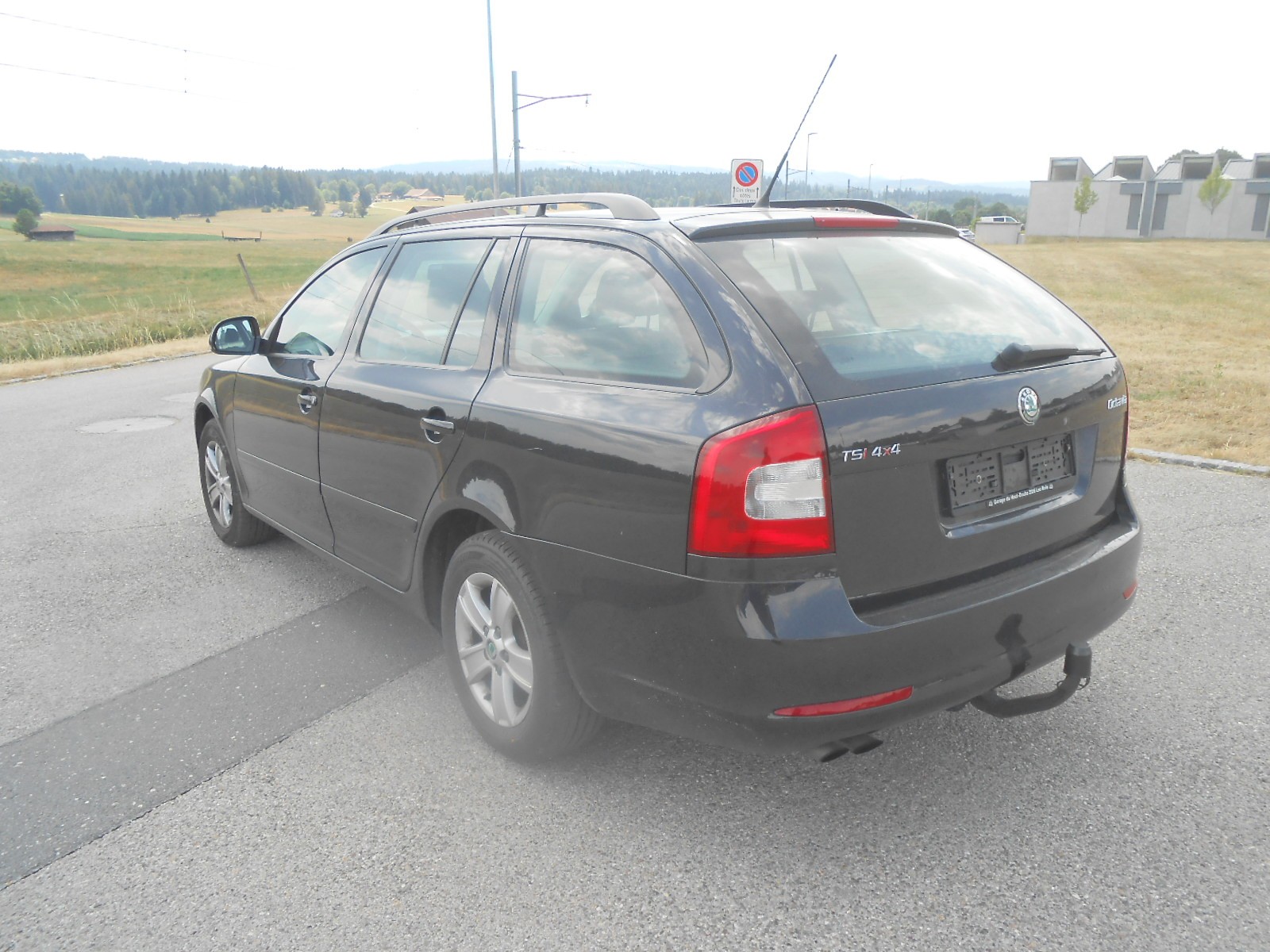 SKODA Octavia Combi 1.8 TSI Adventure 4x4-image-6