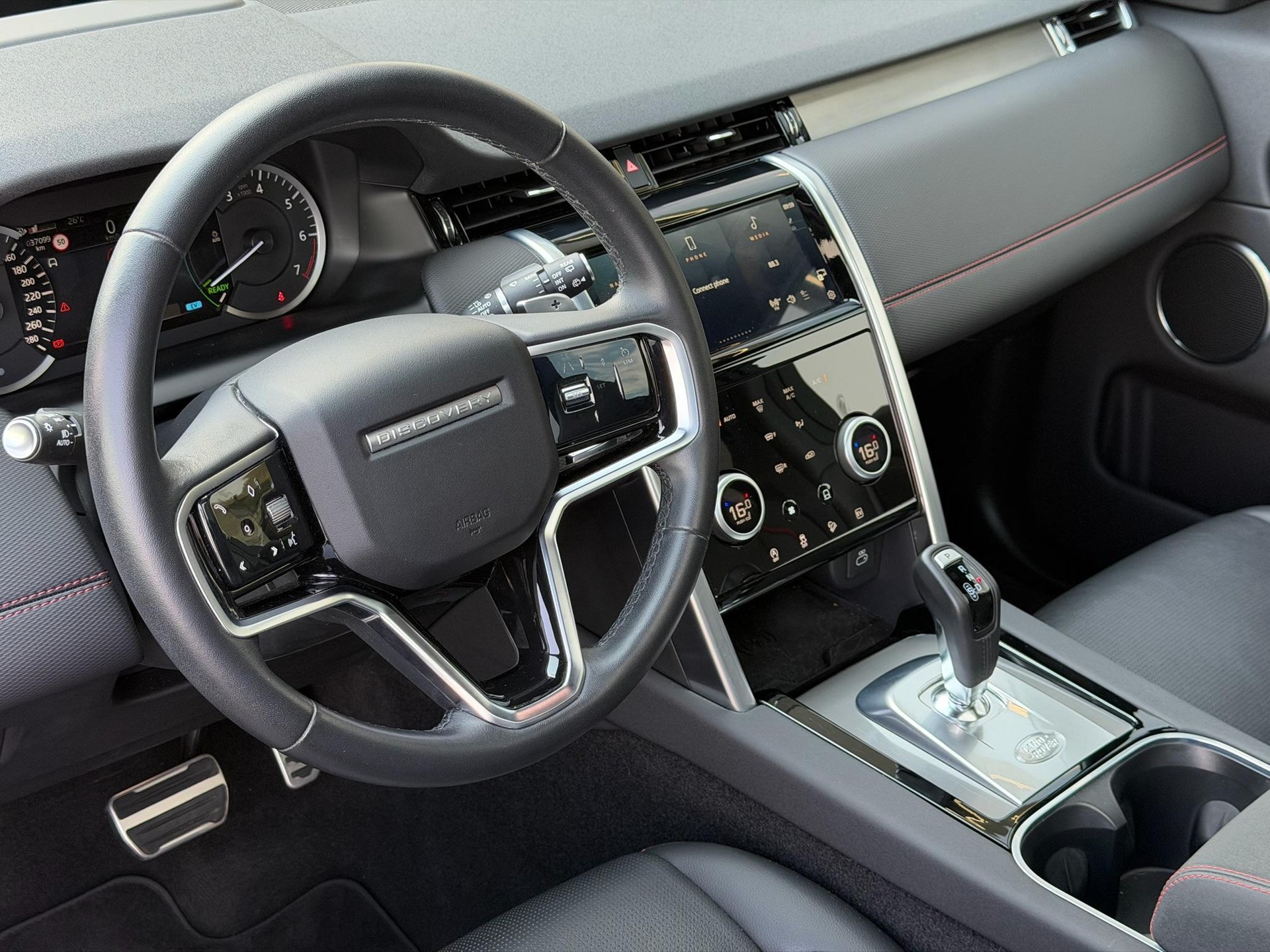 LAND ROVER Discovery Sport 1.5 T 300e R-Dynamic S-image-8